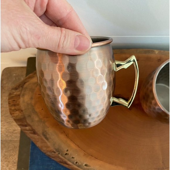 Set of 2 hammered copper and gold Moscow Mules cozy winter entertaining festive - Picture 2 of 6
